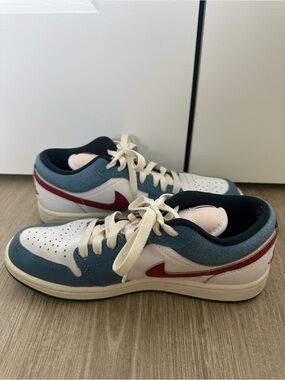 Jordan 1 Low SE